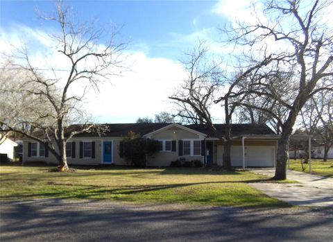 Photo of 305 W Converse Street, Weimar, TX 78962 (MLS # 52670607) Photo of 305 W Converse Street, Weimar, TX 78962 (MLS # 52670607)