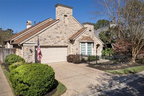 Photo of 1315 Avon Way, Houston, TX 77339 (MLS # 69447207)