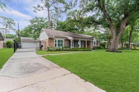 Tiny photo for 10146 Hanka Drive, Houston, TX 77043 (MLS # 25402683)