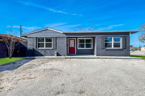 2102 Dewberry Lane Pasadena TX 77502