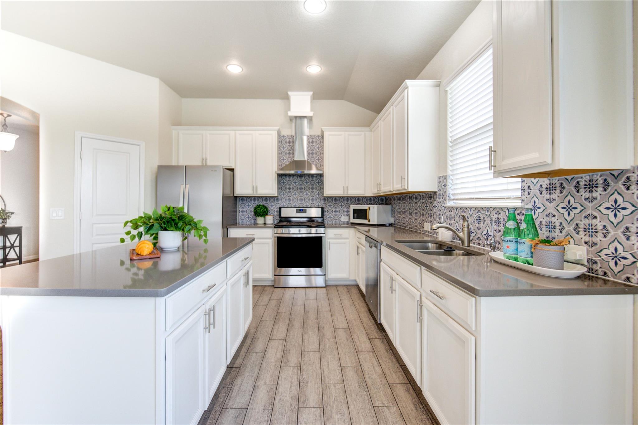 5403 Nobel Earl Court