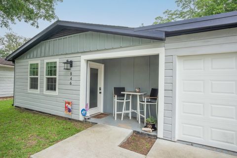 Photo of 846 S Anderson Street, Angleton, TX 77515 (MLS # 32228852)