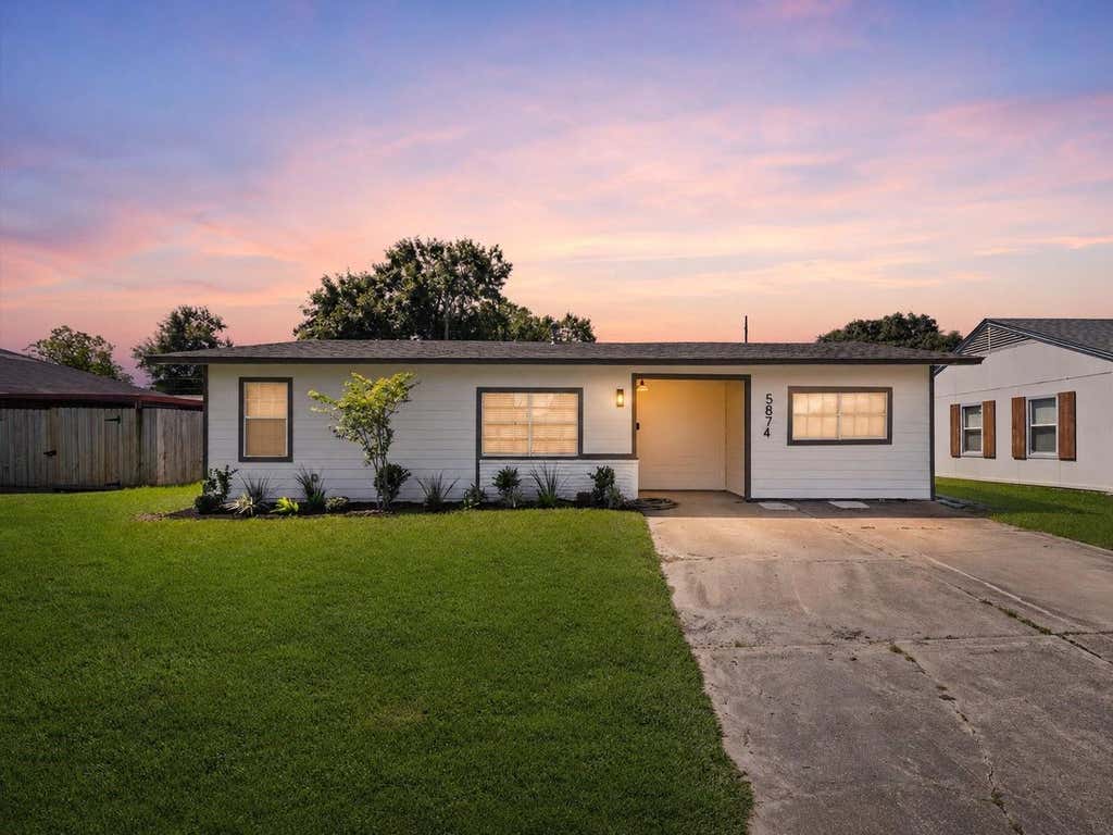 Photo of 5874 Belneath Street, Houston, TX 77033 (MLS # 31491708)