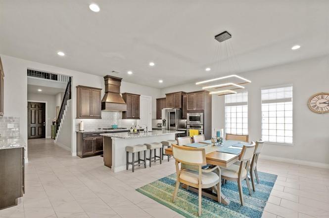4911 Thunder Creek Lane
