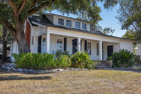Photo of 316 Brosig Ave Ave, Navasota, TX 77868 (MLS # 83638770)