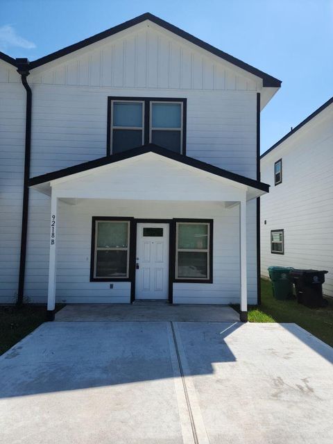 Photo of 9218 Nyssa Avenue #B, Houston, TX 77078 (MLS # 37625316)