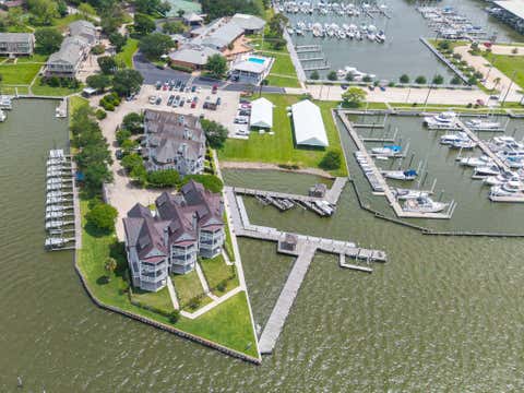 Homes For Sale - 2447 Lakewood Pointe Dr<br/> Seabrook, TX 77586