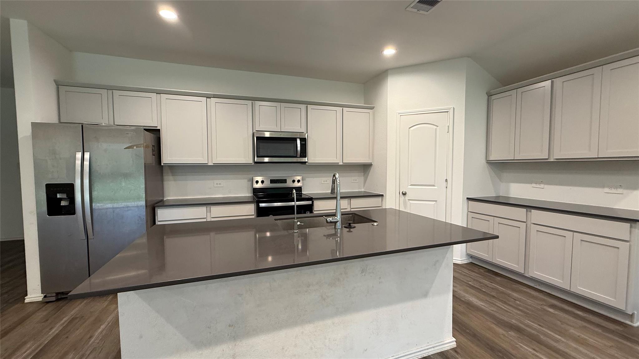 16113 William Ross Way