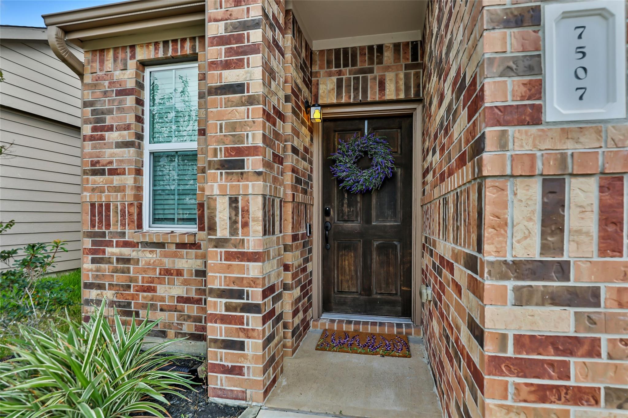 7507 Merrylands Drive