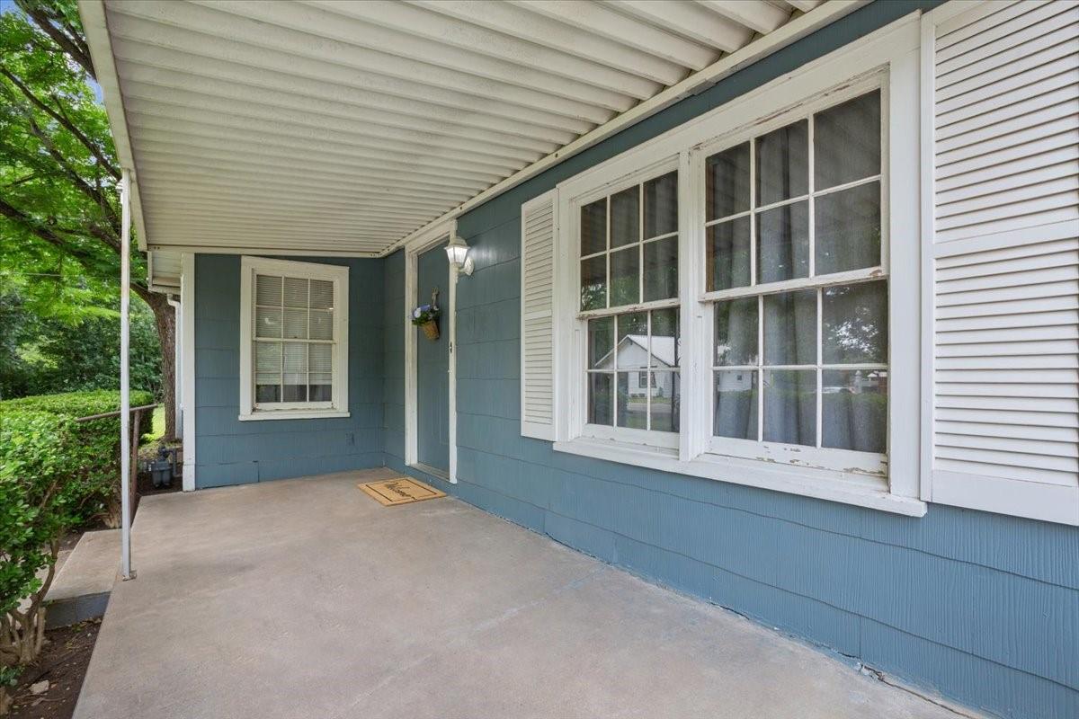 802 Avenue A