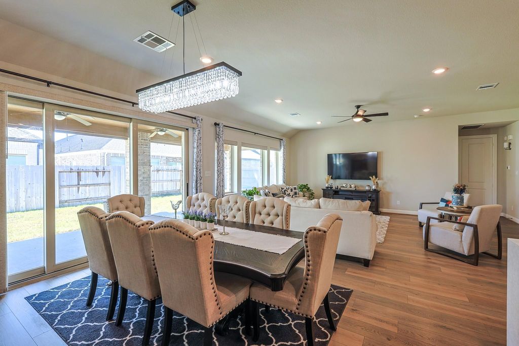 Photo of 10337 Bayou Oaks Drive, Conroe, TX 77385 (MLS # 34331391)