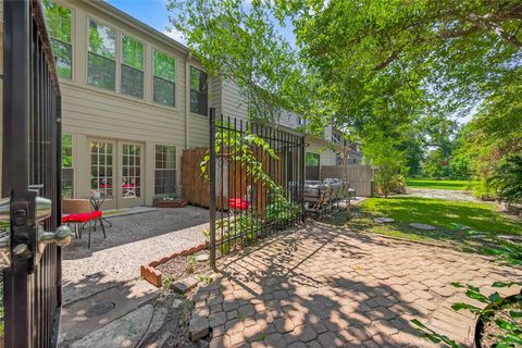 Photo of 9400 Doliver Drive #12, Houston, TX 77063 (MLS # 20757760)