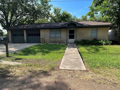 Photo of 504 Colorado Street, Glidden, TX 78943 (MLS # 63539594) Photo of 504 Colorado Street, Glidden, TX 78943 (MLS # 63539594)