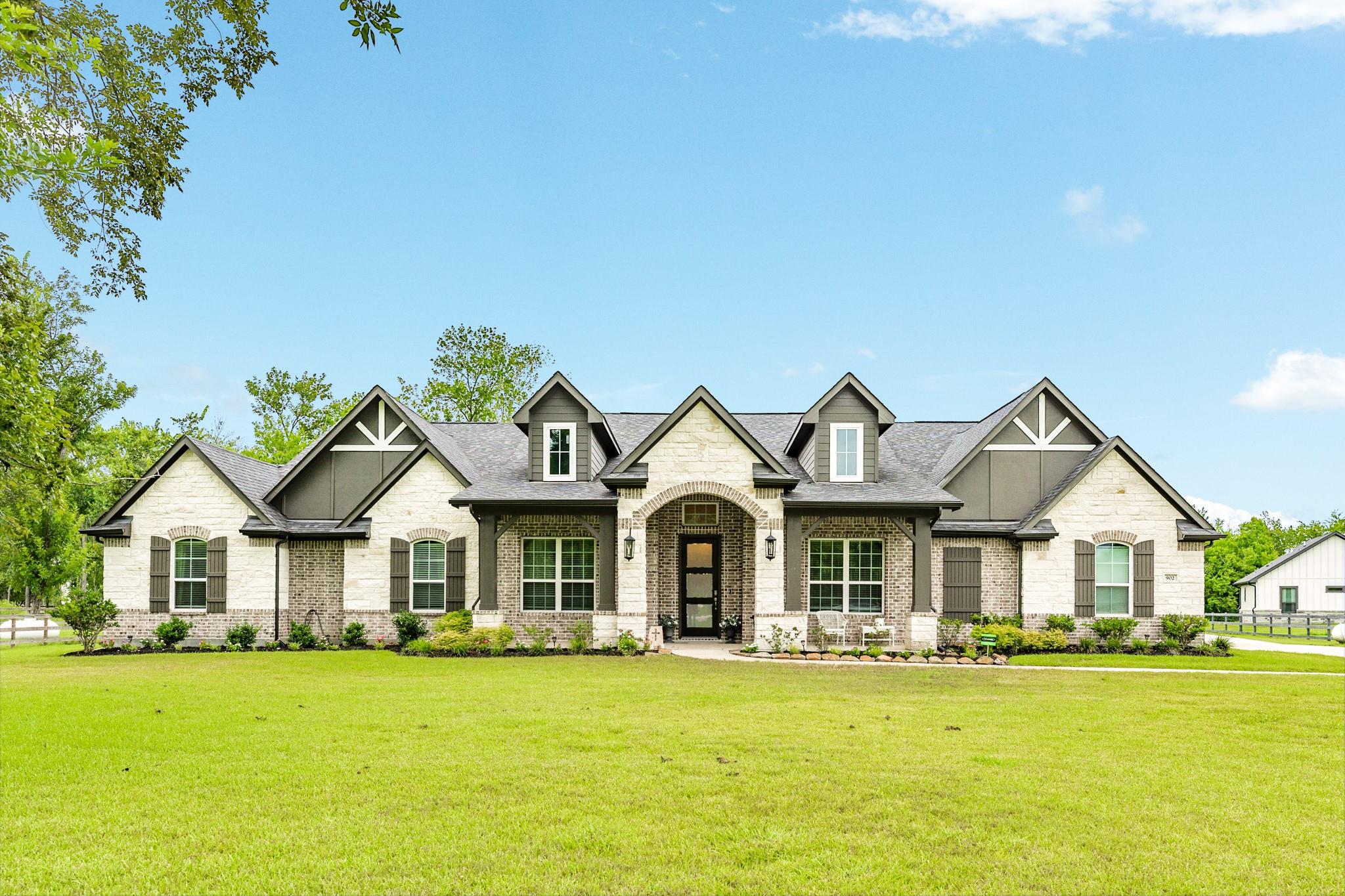 902 Redbird Court