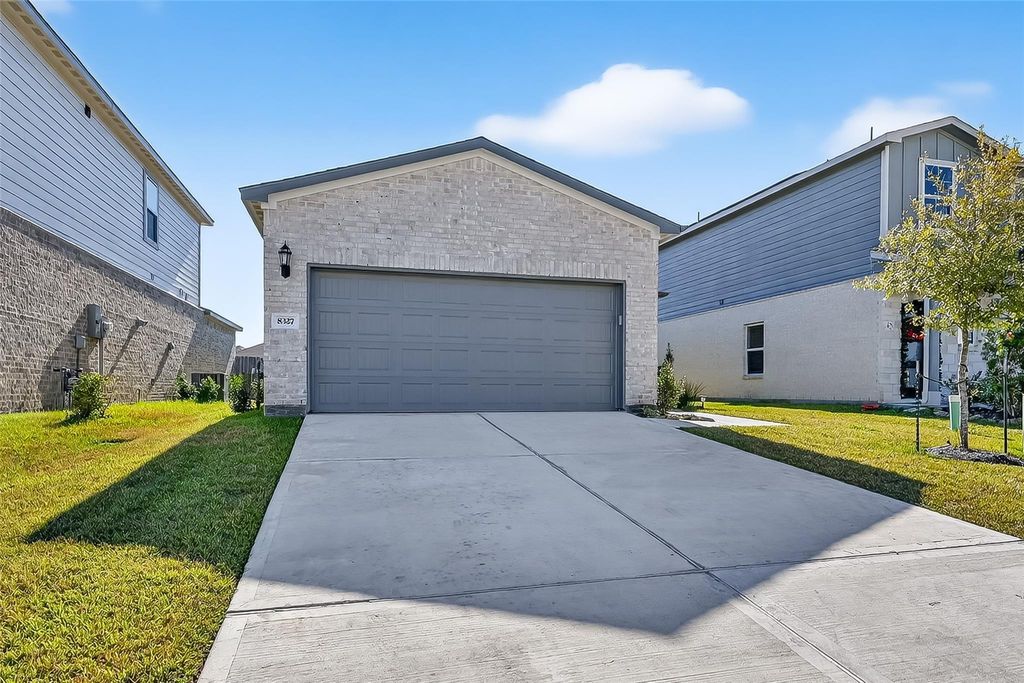 Photo of 8327 Bristlecone Pine Way, Magnolia, TX 77354 (MLS # 22994461)