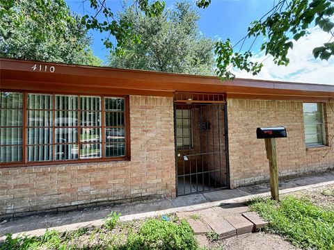 Photo of 4110 Knotty Oaks Trail, Houston, TX 77045 (MLS # 66749658)
