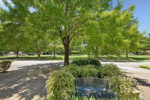 Photo of 6308 Taggart Street #A, Houston, TX 77007 (MLS # 92720351)