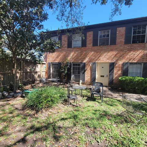 Photo of 5210 Arboles Drive #B1, Houston, TX 77035 (MLS # 89534895)