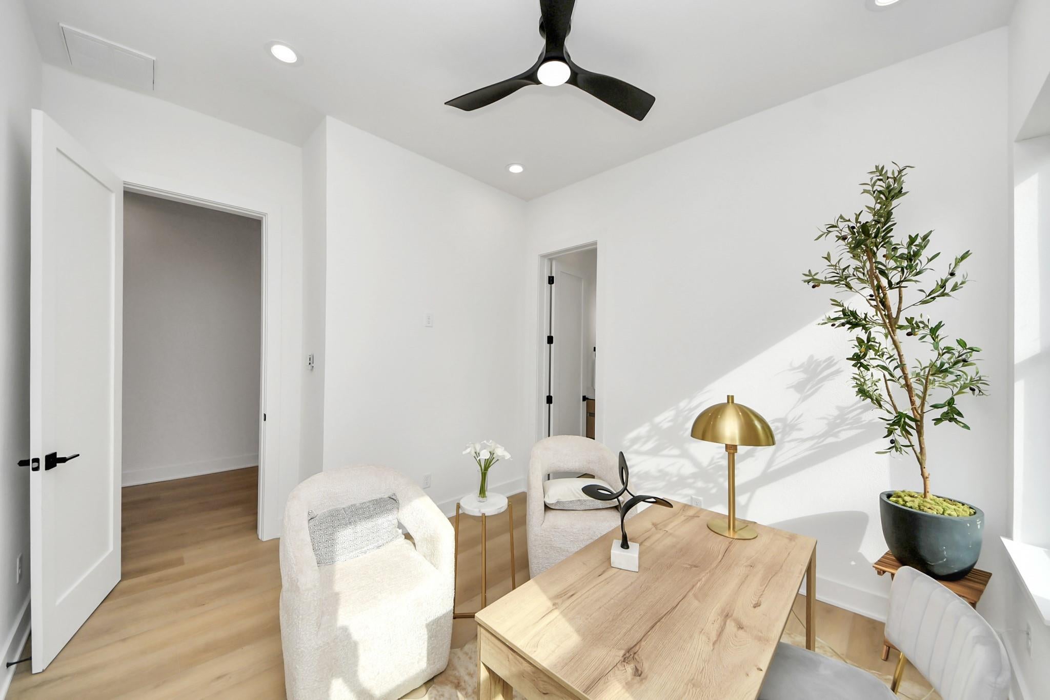 1603 W 25th Street