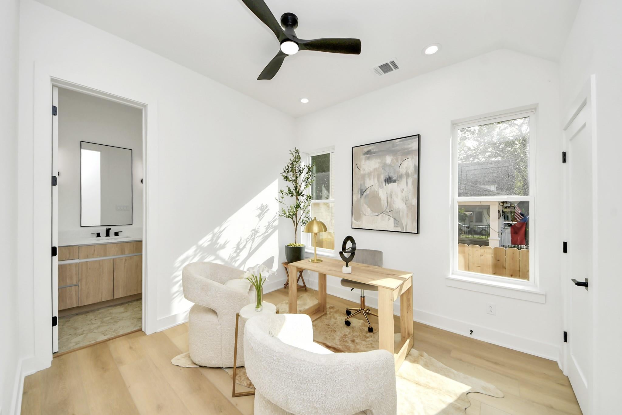 1603 W 25th Street