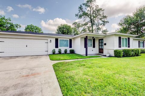 10018 Whiteside Lane Houston TX 77080