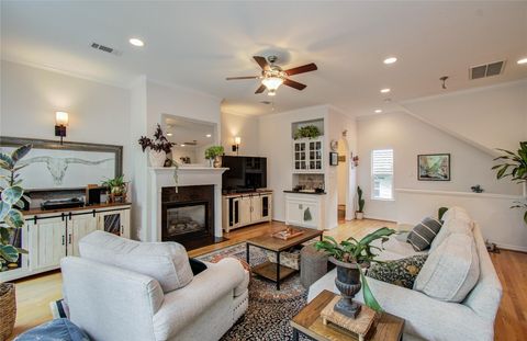 Photo of 4404 Floyd Street #C, Houston, TX 77007 (MLS # 54089394)