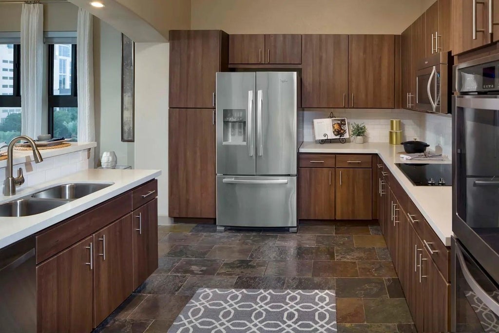 Photo of 1200 Post Oak Boulevard #901, Houston, TX 77056 (MLS # 36337567)