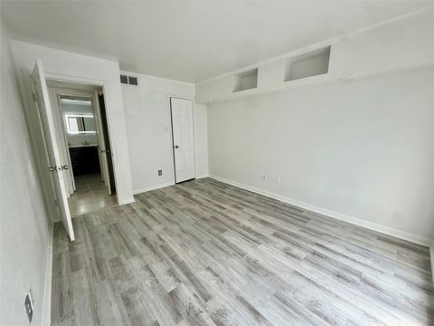 Tiny photo for 2830 S Bartell Drive #9, Houston, TX 77054 (MLS # 12155066)