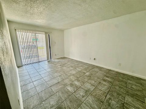 Tiny photo for 2830 S Bartell Drive #9, Houston, TX 77054 (MLS # 12155066)