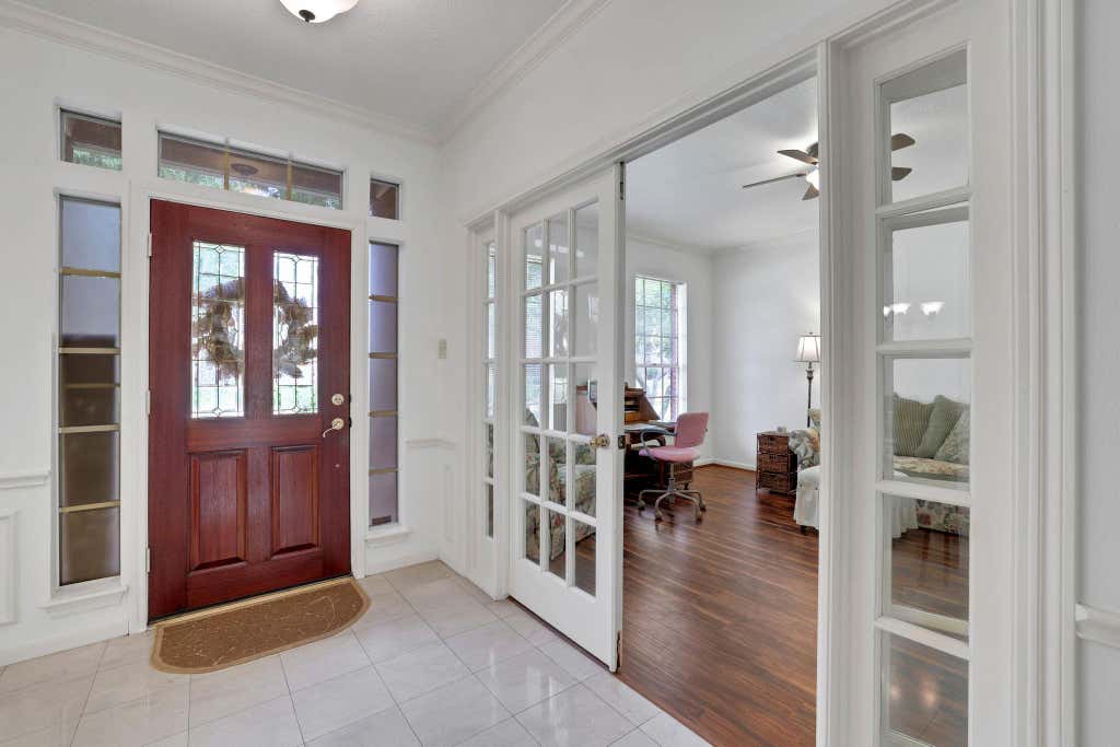 Photo of 3926 Brook Shadow Drive, Houston, TX 77345 (MLS # 9945172)