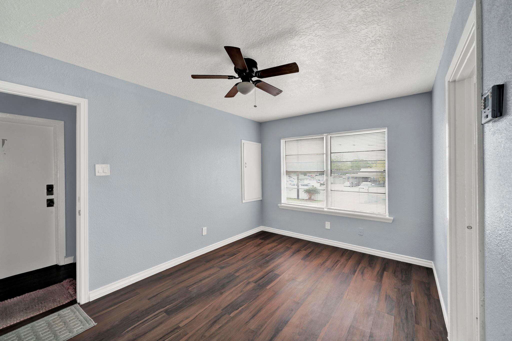 904 Beverly Ave Avenue 6