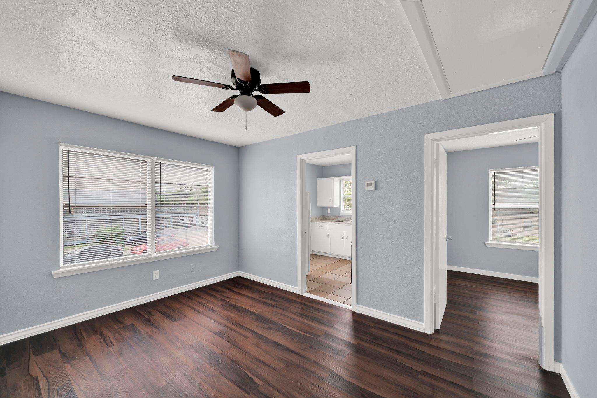 904 Beverly Ave Avenue 6