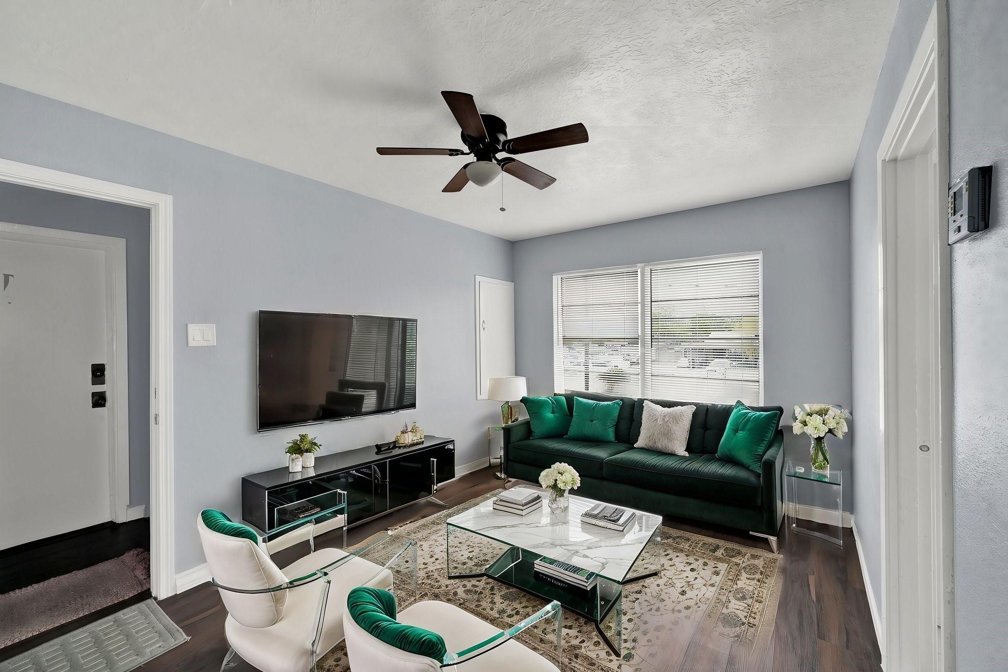 904 Beverly Ave Avenue 6