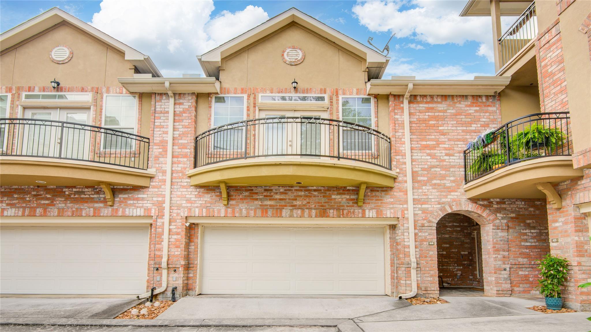 44 Versante Court