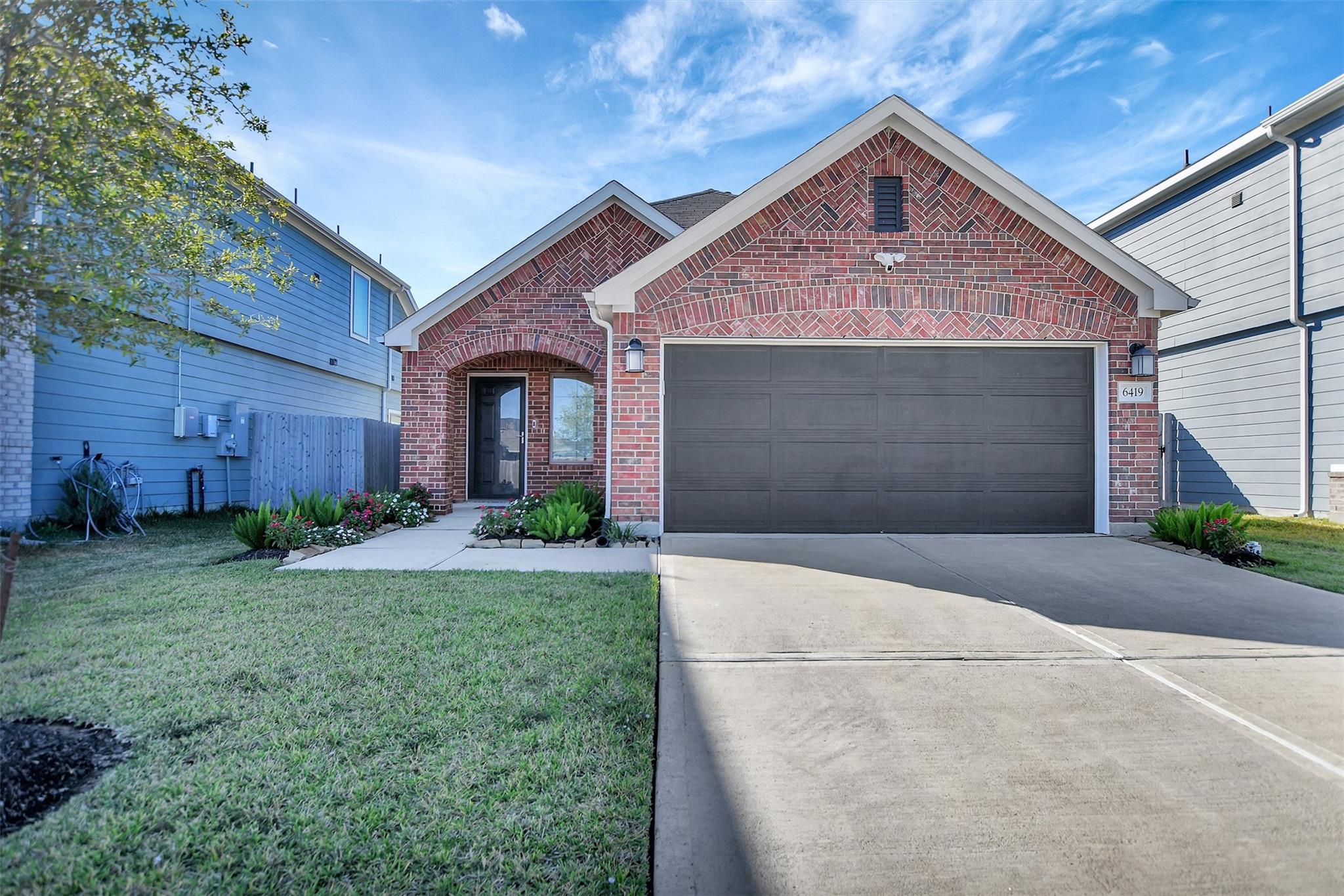 6419 Purple Wreath Way