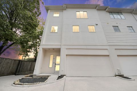 Photo of 1014 Montrose Boulevard #G, Houston, TX 77019 (MLS # 93296424)