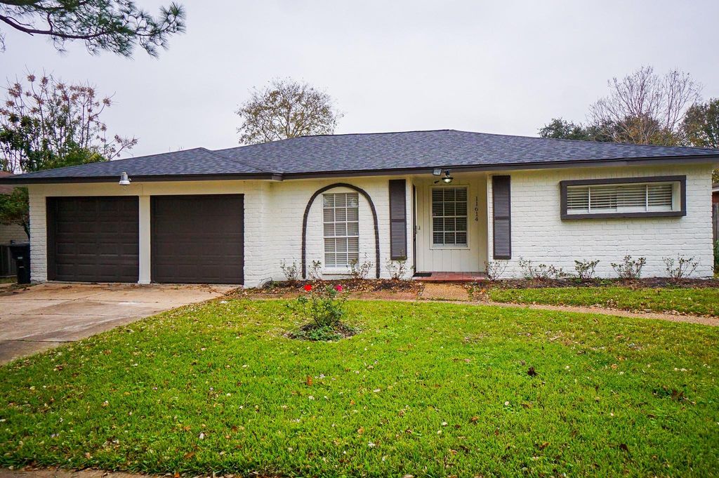 Photo of 11614 Brookledge Drive, Houston, TX 77099 (MLS # 44056583)