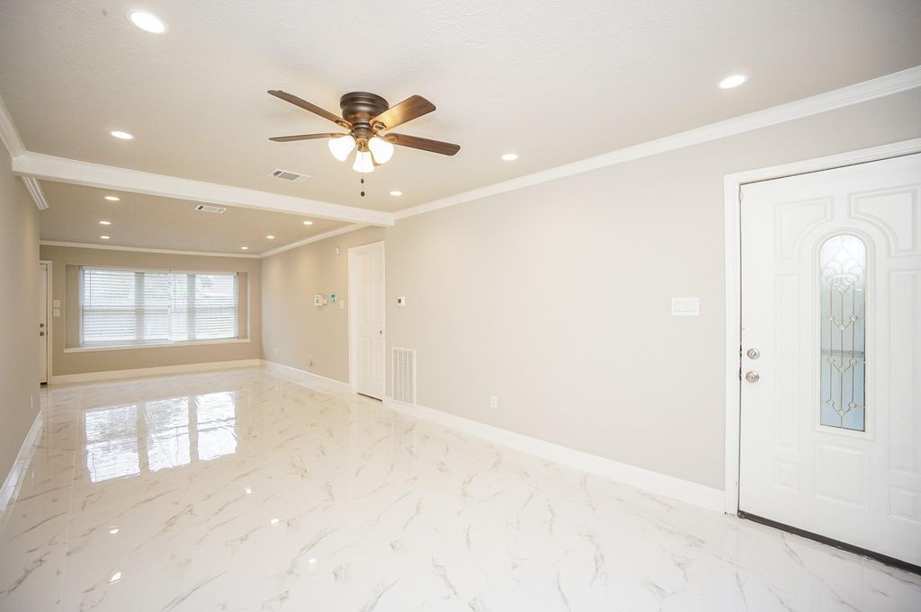 Photo of 11614 Brookledge Drive, Houston, TX 77099 (MLS # 44056583)