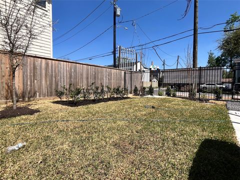 Tiny photo for 3911 Tulane Street #B, Houston, TX 77018 (MLS # 28588351)