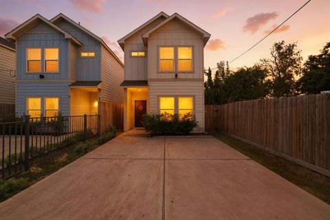 Photo of 3536 Rebecca Street, Houston, TX 77021 (MLS # 52481023) Photo of 3536 Rebecca Street, Houston, TX 77021 (MLS # 52481023)