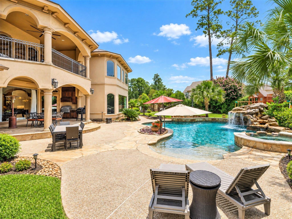 Photo of 23 Oak Cove Lane, Humble, TX 77346 (MLS # 55044200)