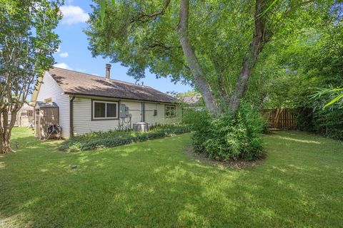 Tiny photo for 10719 Lakewood Oaks Drive, Sugar Land, TX 77498 (MLS # 75403065)