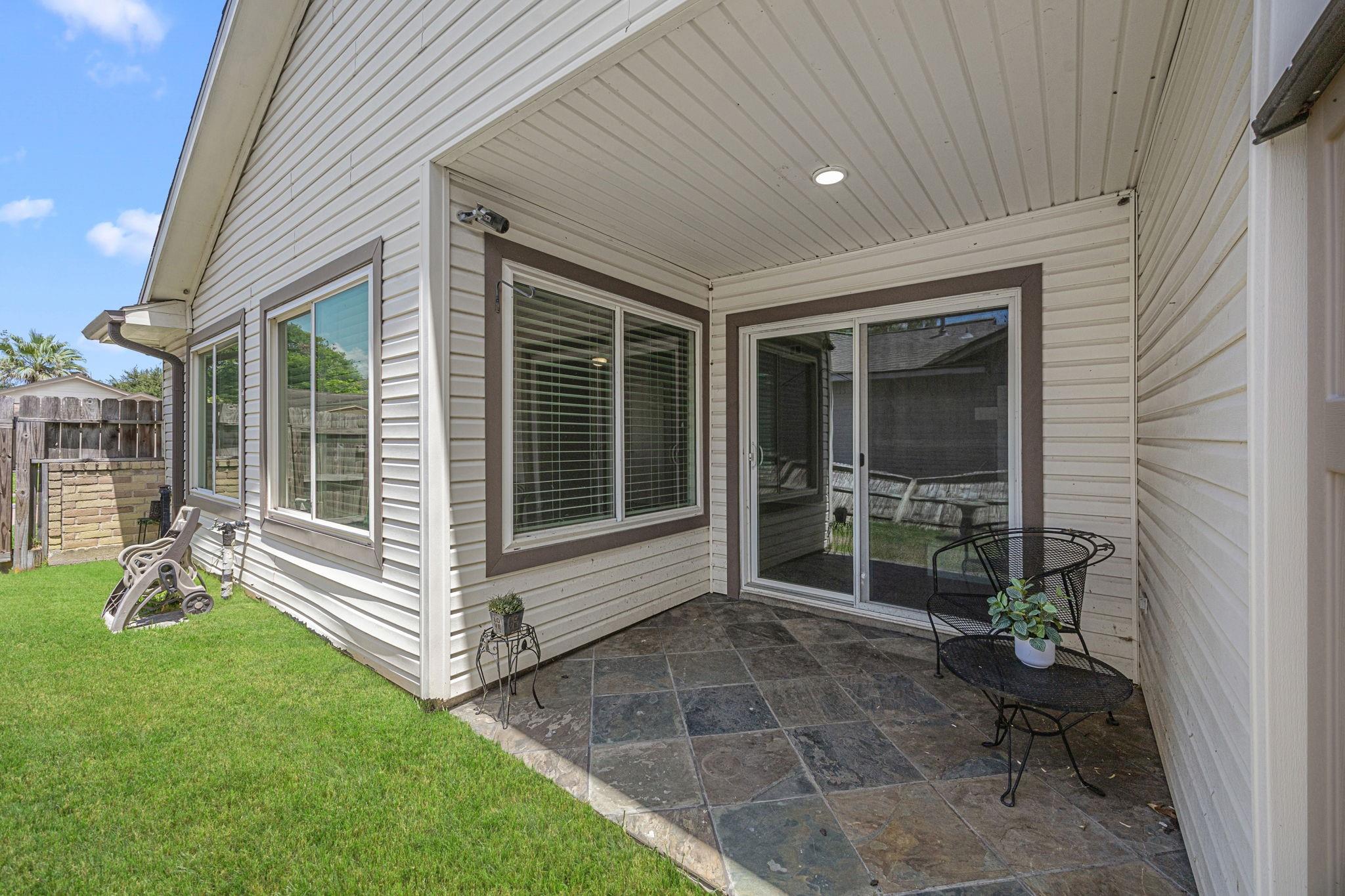 10719 Lakewood Oaks Drive