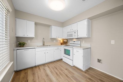 Tiny photo for 10719 Lakewood Oaks Drive, Sugar Land, TX 77498 (MLS # 75403065)