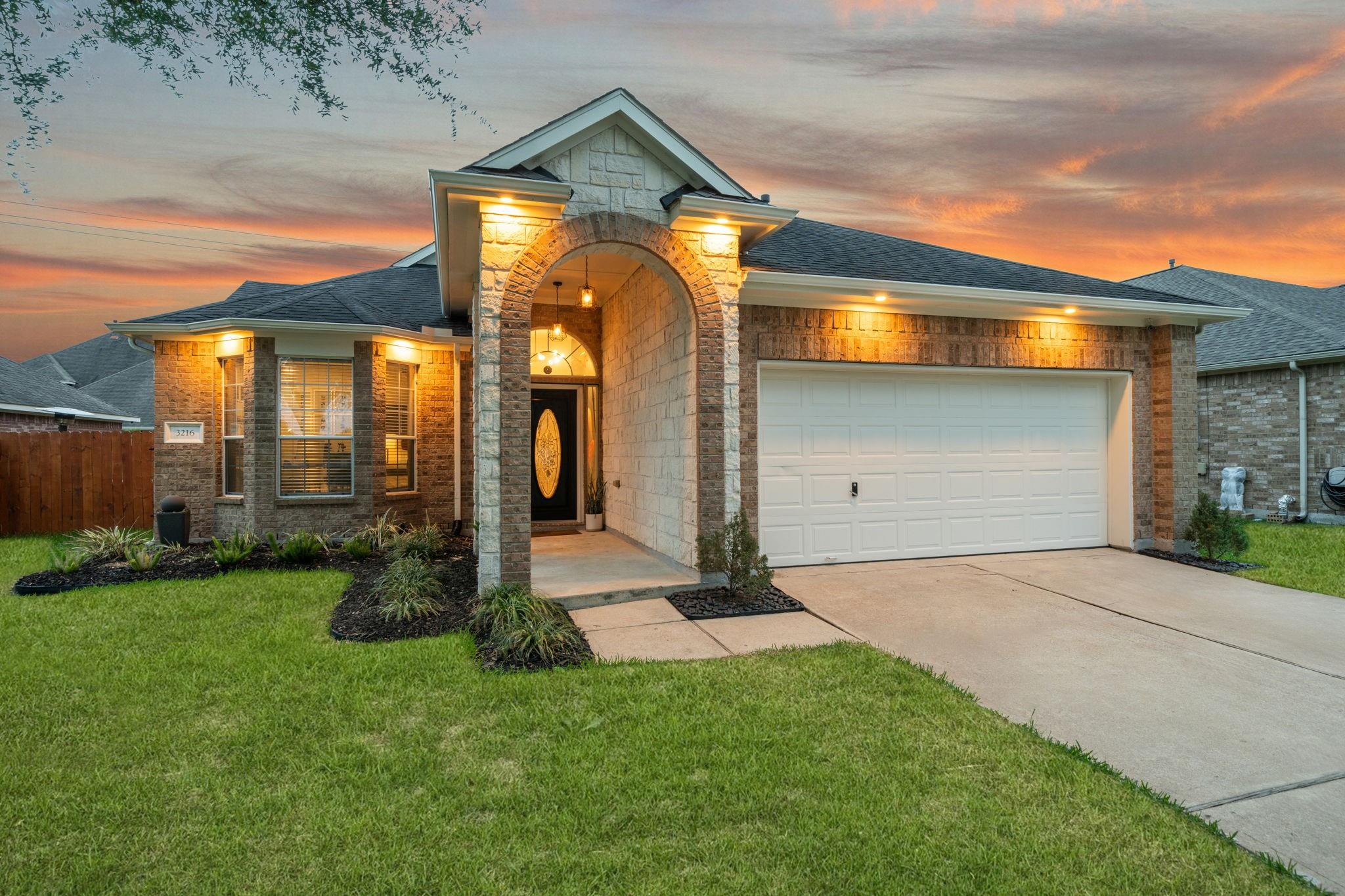 3216 Cactus Heights Lane