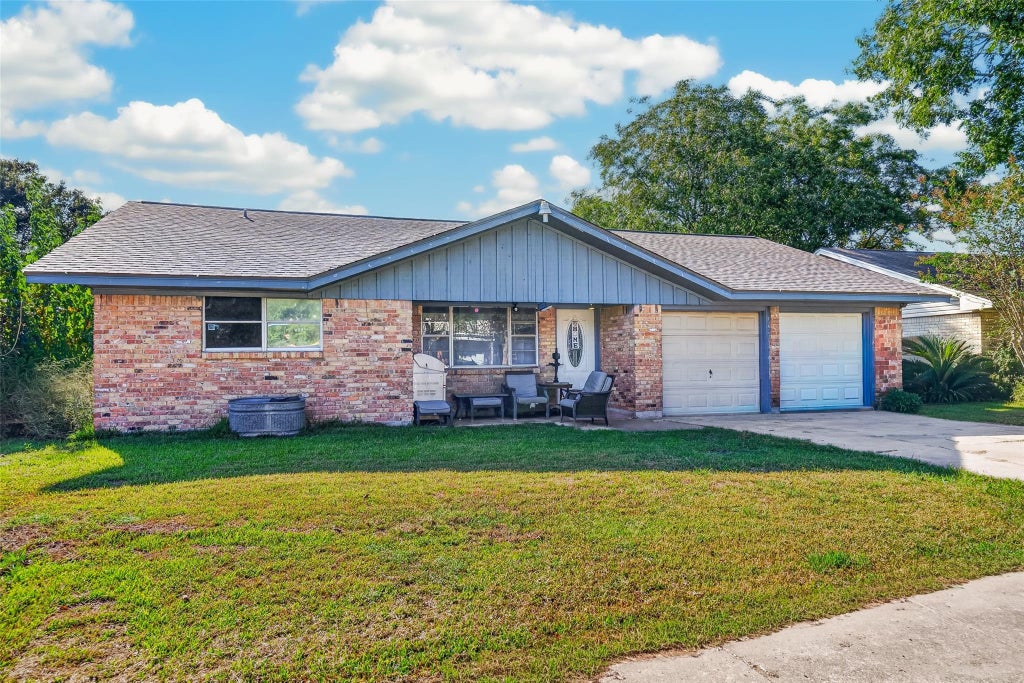 Photo of 2230 Woodwind Way, League City, TX 77573 (MLS # 76071040)