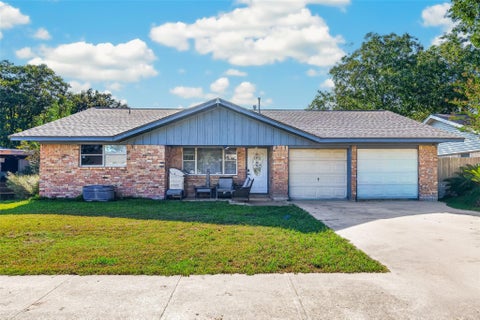 Photo of 2230 Woodwind Way, League City, TX 77573 (MLS # 76071040)
