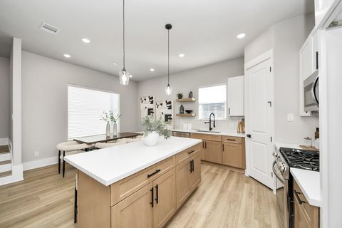 1102 Mansfield Street A Houston TX 77091