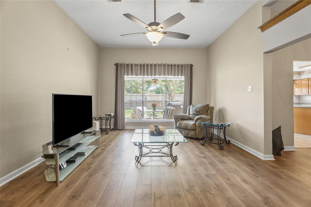 Photo of 15807 Castorglen Drive, Houston, TX 77598 (MLS # 83530568)