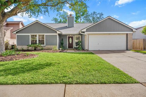 Photo of 15807 Castorglen Drive, Houston, TX 77598 (MLS # 83530568)